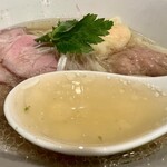 麺屋 おやゆび - しお山椒スープ