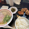 博多ラーメン専門店 幸ちゃんラーメン - ラーメン定食
（ラーメン＋唐揚げ3個＋ご飯中盛り）高菜付