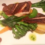 ＴＲＡＴＴＯＲＩＡ　ＳＣＡＣＣＯＭＡＴＴＯ - イサキのソテーと野菜　　アップ