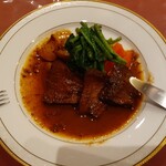 コーラル - 牛タンの赤ワイン煮込み