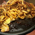 Okonomi Teppan Yaki Teppan Rasshu! - 中太麺