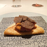 AZUR et MASA UEKI - 本鮪のタルタル、竹の子とトリュフを米粉のガレットと