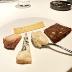 AZUR et MASA UEKI - 36ヶ月熟成のコンテ、アルザスのウォッシュ、ブルーチーズ等を頂きました