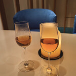 AZUR et MASA UEKI - 到着時の温かい烏龍茶のサービス