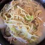 長崎ちゃんぽん 幸楽 - 麺グリ返しすると湯気が出る熱々ウマし！