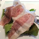 ＴＲＡＴＴＯＲＩＡ　ＳＣＡＣＣＯＭＡＴＴＯ - 前菜　ノルチャ産生ハムのサラダ