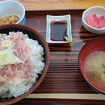 樹海 - ねぎとろ丼の大盛。￥950+100。