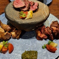 馬刺しと焼き鳥 グルマン三年坂 - 