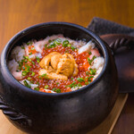 Sea urchin! salmon roe! Snow crab! Luxurious clay pot rice for 2-3 people