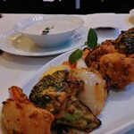 インディアンレストラン西麻布 by KENBOKKE - ゴロゴロ野菜のタンドリーベジタブル···ジャガイモ、カリフラワー、玉葱、ブロッコリー、ピーマン、パプリカ