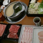 和食さと - お肉は5種類。うち、牛はアメリカ牛の肩ロース