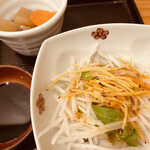 亜麻色 - 野菜サラダ付き