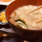亜麻色 - 味噌汁の具