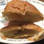 BAKERY SQUARE - arc bakeryの塩バターロール　断面