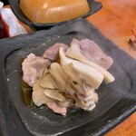 Obanzai Kafe Hiraki Konbu Ten - 豚肉の昆布蒸し。