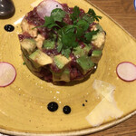 ワインとお料理 ことり - 馬肉とタルタルのアボカド