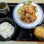三河屋 - 鶏と手羽先の唐揚げ定食