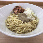 煮干しラーメン ゼクウ - 煮干し粉和え玉¥300