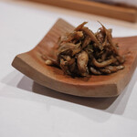 うを徳 - "年魚（あゆ）"＋"鱊（いさゞ）"、有馬煮（ありまに）