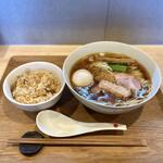 らぁめん 燦 - ・貝出汁醤油玉子 1,000円/税込
・炊き込みご飯(小) 150円/税込