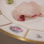 うを徳 - 《播州明石（あかし）》"棘鬣魚（まだひ）"、八百五十匁（≒3.2kg）