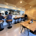 らぁめん 燦 - 内観 ①