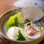 Clams and sake-steamed cabbage