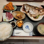 魚がし食堂 Rinto店 - 日替わりお魚ランチ(税込1,100円)