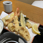 天ぷら割烹 いけだ - 今日は、海老2、魚2種、海苔、大葉、ナス、カボチャ、ネギ、レンコン
