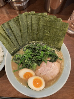 金八家 - 金八ラーメン ほうれん草