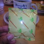 コメダ珈琲店 - 豆菓子はサービス