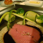 オーグードゥジュール ヌーヴェルエール - (2009/04)北海道で育った仔牛フィレの赤ワインマリネ”ロゼ”仕立て