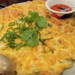 タイ料理 Sweet Basil - 豚入りオムレツ