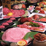 考究的黑毛和牛也是无限畅食!?为您准备了菜品丰富的无限量畅食套餐3000日元起