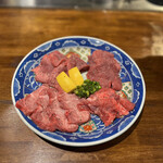 赤身焼肉と韓国料理 ウシノカリスマ - 