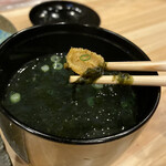 伊と千 - ウニと海苔の椀