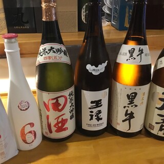 酒也很豐富!日本酒、燒酒、葡萄酒都是精選的。