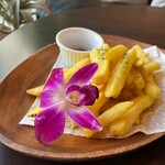 AiNA ORGANIC KITCHEN  - 有機フライドポテト