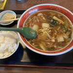 明華飯店 - 広東麺と小ライス