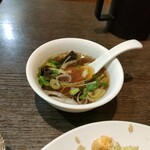 創作中華 好吃 - チャーハンのスープ