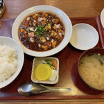 ドラゴン餃子酒場 - 麻婆豆腐定食 750円