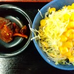 Ramen Senka - 餃子セットのサラダとお新香