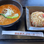 五味八珍 - 料理写真:坦々麺とチャーハンのセット　¥979
