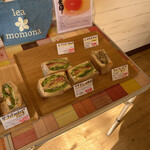 lea momona - 
