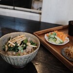 イカニカ - 菜の花としらすの炊き込みごはん