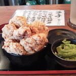 でか盛り唐揚げ丼　大盛　６８０円☆
