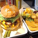 Gastropub GOZO - ベーコンチーズバーガー（ランチ）