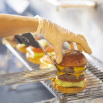 Yasuda Burger - 調理風景グラフィティ。