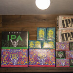 Yasuda Burger - 店内風景。安田氏も私同様極めてディープなSTONE愛の持ち主で、従ってYBに行けばいつもSTONEのIPAをバーガーと共に楽しむことが出来ます。