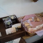 GIV - 焼き菓子も美味しそう
